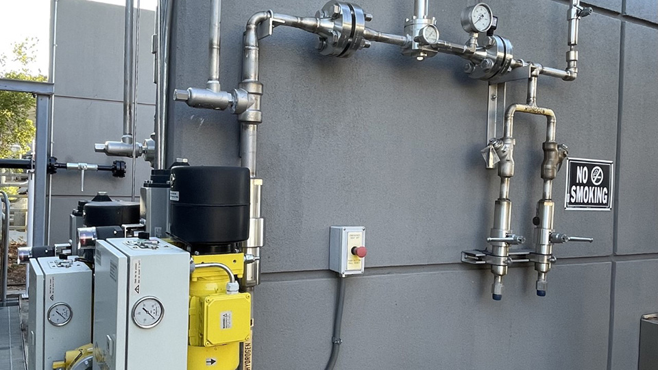 H2 and CO Tube Trailer Infrastructure at CNES