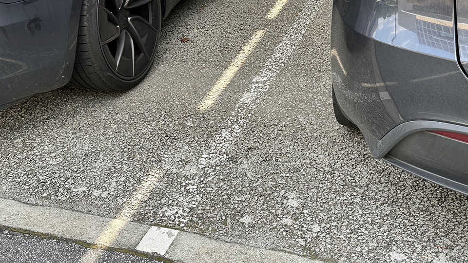 Parking lot of CNES building made of permeable surfaces