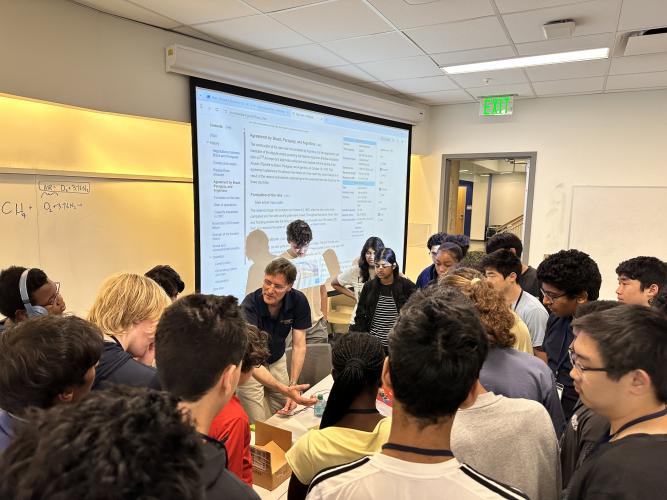 SEI's Director of Research and Studies Rich Simmons teaching at the Energy Unplugged Camp